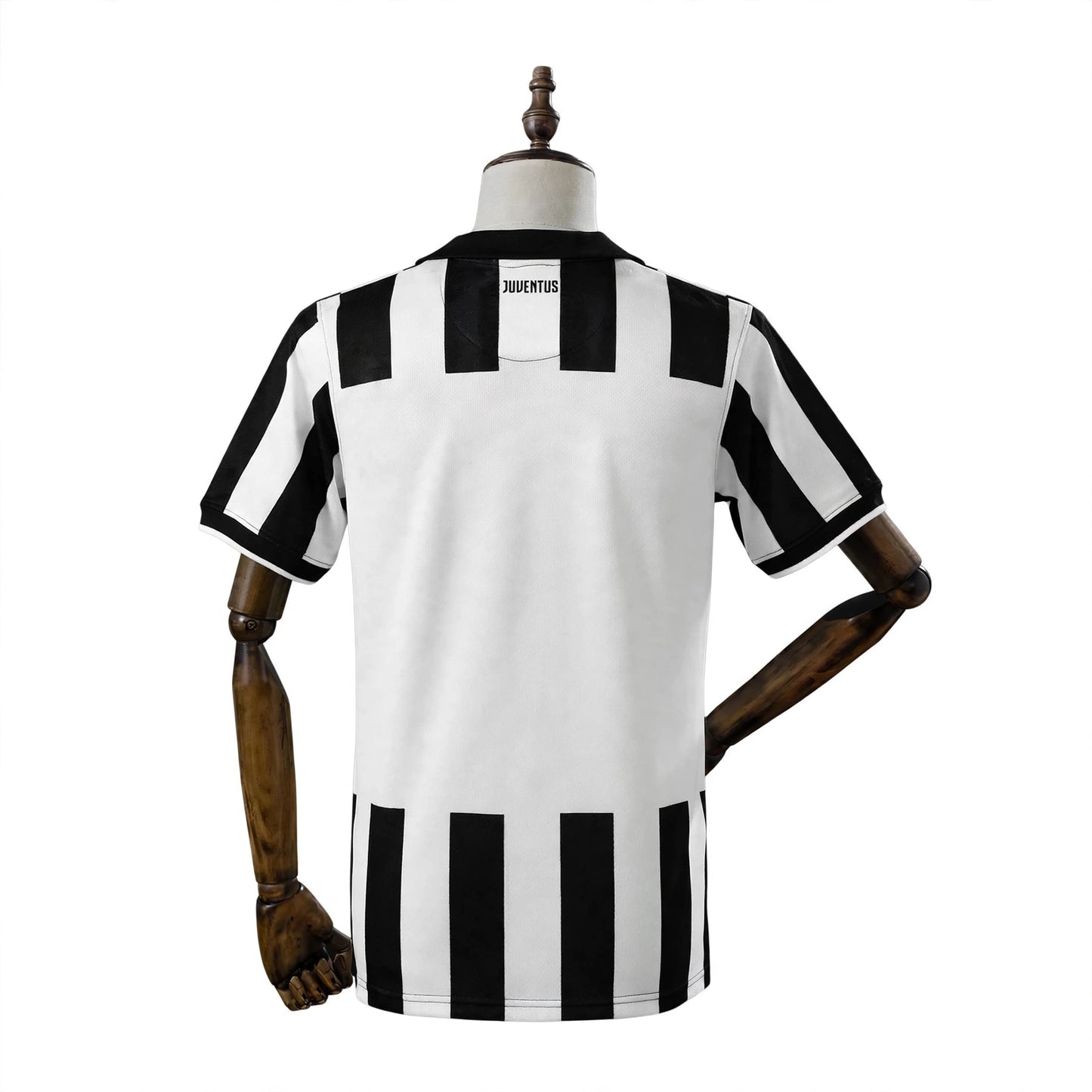 Juventus 2014/15 Home Jersey: The "Finalist" Classic